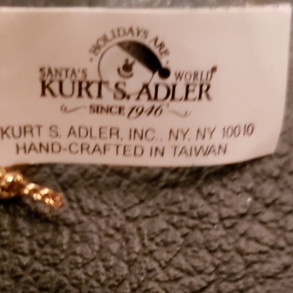 Acrylic Holly Flower - Picture 3 of 3